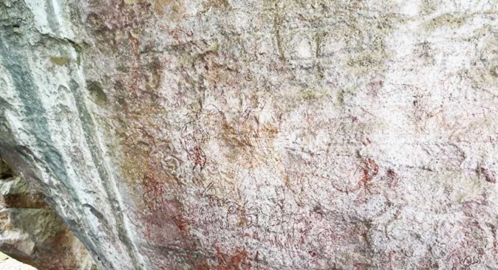 narmadapuram adamgarh rock shelters