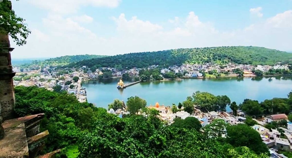 narsinghgarh fort mp