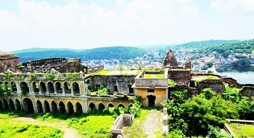 narsinghgarh fort mp india